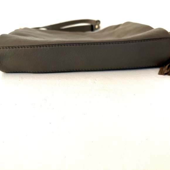 😍🌻 Vince Camuto New York Grey Leather Crossbody Bag - Picture 6 of 14